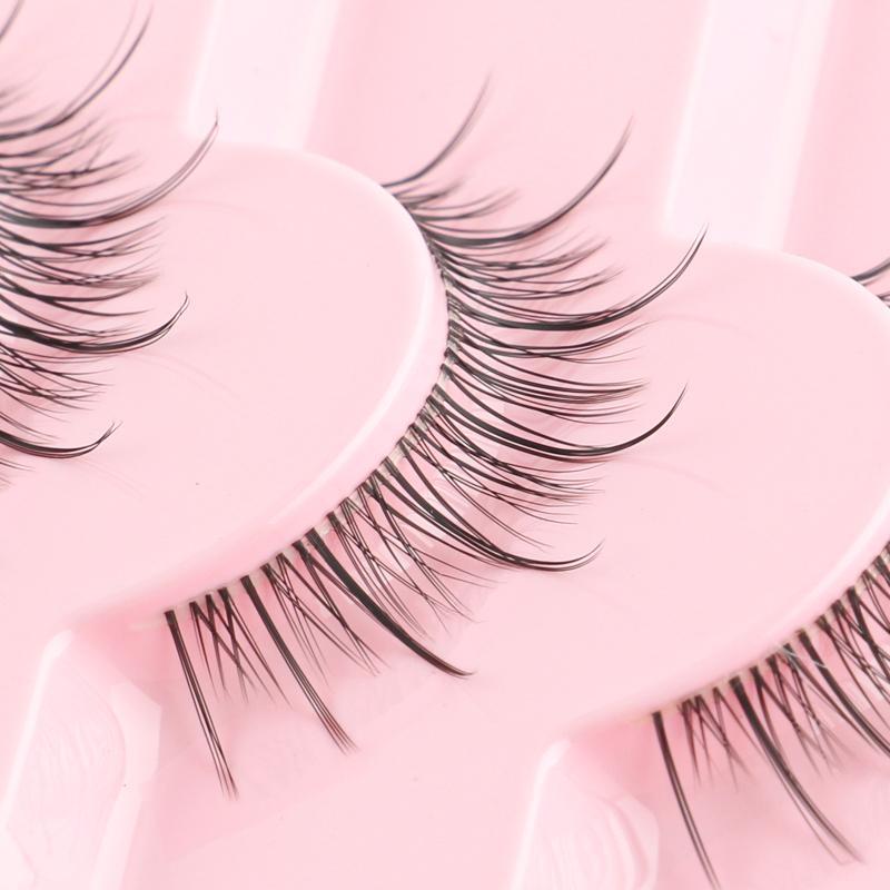 0.8cm Short Natural False Eyelashes, 7 Pairs Reusable Wispy Faux Cluster Lashes, Curling Transparent Stem Eye Makeup Lashes Strip