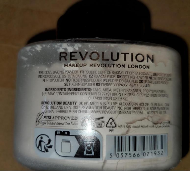 Revolution Beauty, Loose Baking Powder, Makeup Setting Powder, Long Lasting Coverage