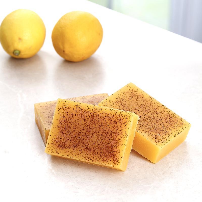 HandMade Brightening soap With LemonTurmeric & Kojic Acid for Men andWomen,Rich foam,smells like lemonturmeric,Suitable for washing face, Cleansing the skin