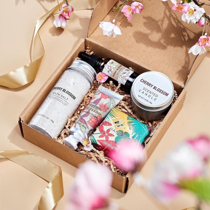 Women's Gift Set 5 Pieces Sakura Spa Set, Women's Birthday Gift with Massage Oil, Aromatherapy Candle, Bath Salt, Hand Cream, Christmas Gift