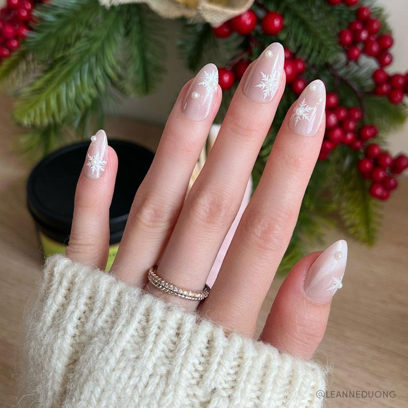 Glamnetic | Snowfall Glossy Velvet Short Almond Press-on Nails Nail Art Nail Care Nail Polish Manicure