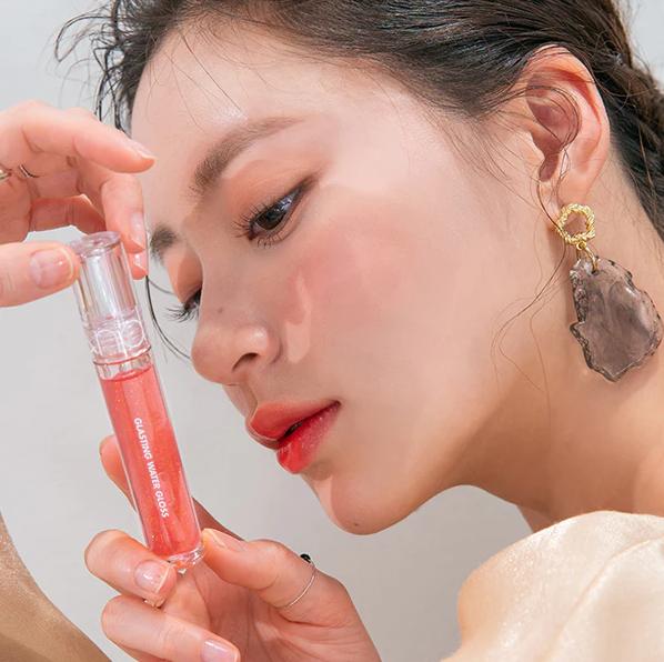 [Official rom&nd Partner] Glasting Water Gloss (2 Colors), Shimmery Finish, Plumping, Glazed Glass Lips, Hydrating & Moisturizing, Korean Lip Gloss, Water Bomb, Shiny & Glowy, Sheer &Transparent, Lip Combo, romand, rom and Lipstick Makeup, k beauty makeup