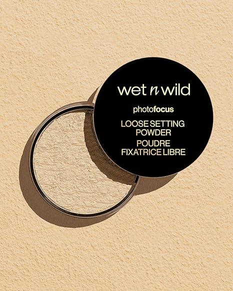 wet n wild Photo Focus Loose Baking Setting Powder, Highlighter Makeup, Suitable for All Skin Tones, Banana